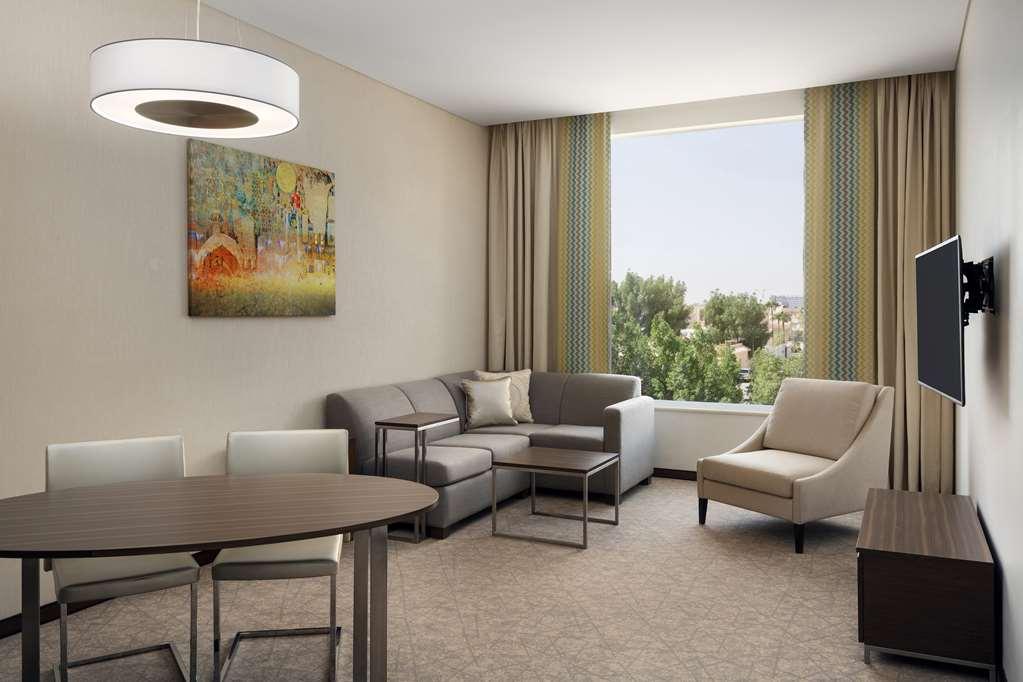 Hyatt Place Riyadh Sulaimania Номер фото